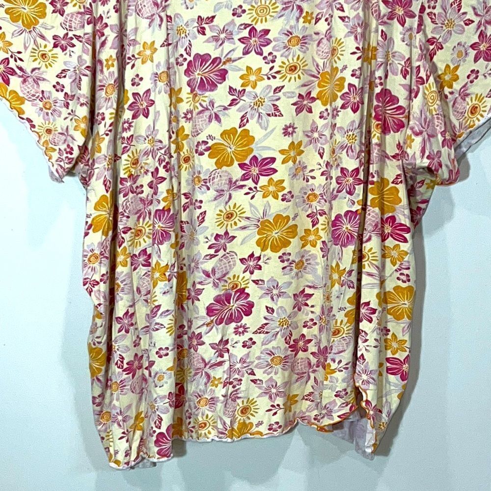 Beautiful Dreams & Co Plus Size Floral Print Shirt. Size 5X/6X - Picture 5 of 5